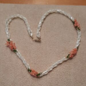 Elegant Pearl and Floral Necklace